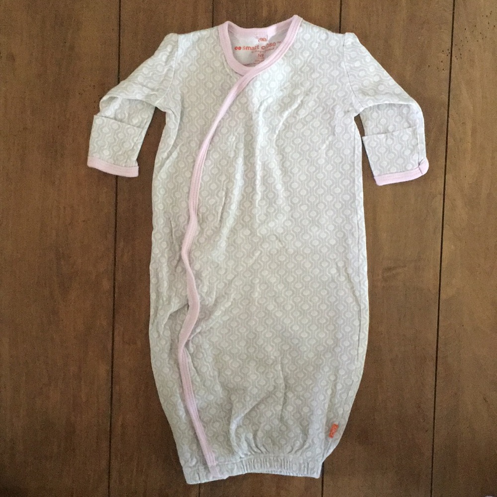 Magnetic Closing Gown
